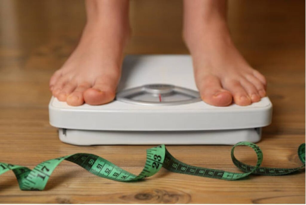 مهم ترین فاکتورهای تعیین کننده وزن ایده آل آقایان و خانم ها کدامند؟